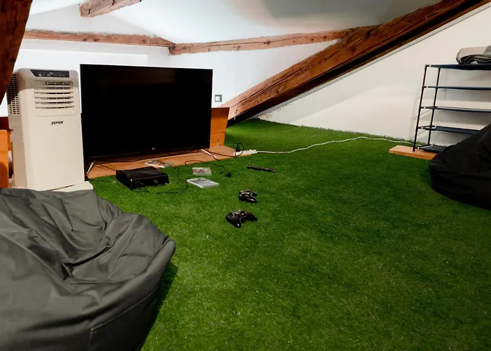 Апартаменти The Mazz House *